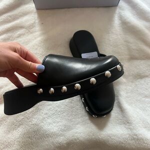 Brand new Aerosole Faye Women’s Clogs